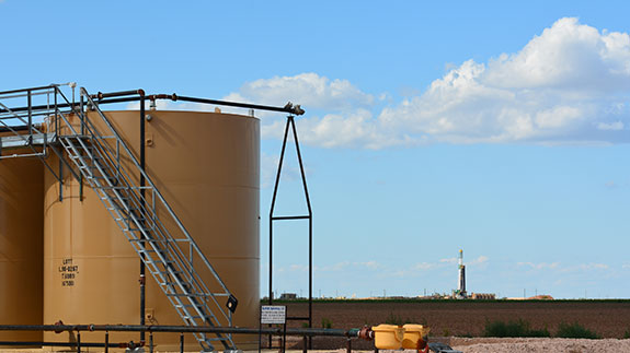 保护生态环境，践行绿色低碳发展战略，构建资源节约型绿色企业